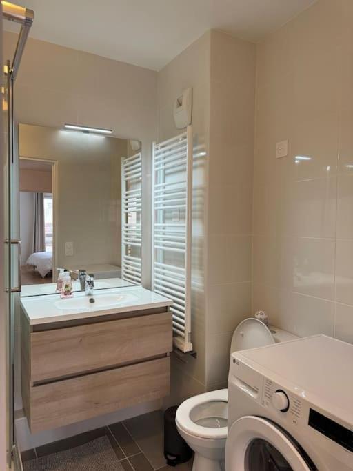 Appartement Moderne Avec Balcon Proche De Paris Aubervilliers Bagian luar foto