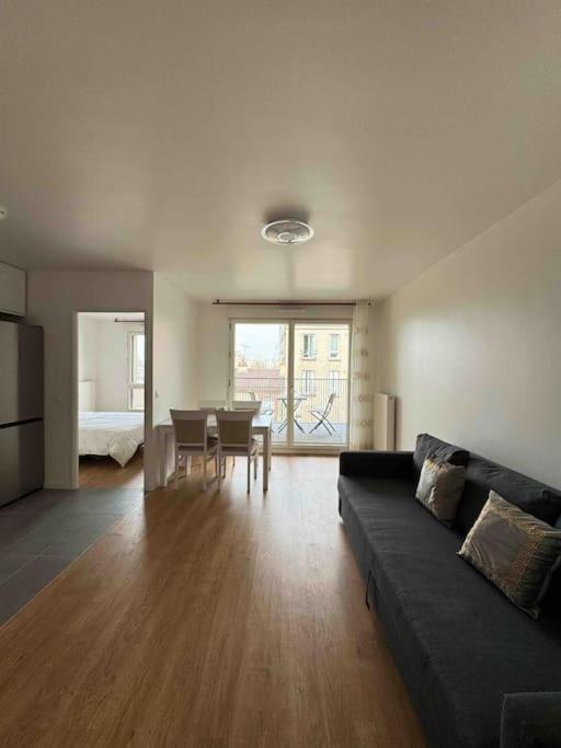 Appartement Moderne Avec Balcon Proche De Paris Aubervilliers Bagian luar foto