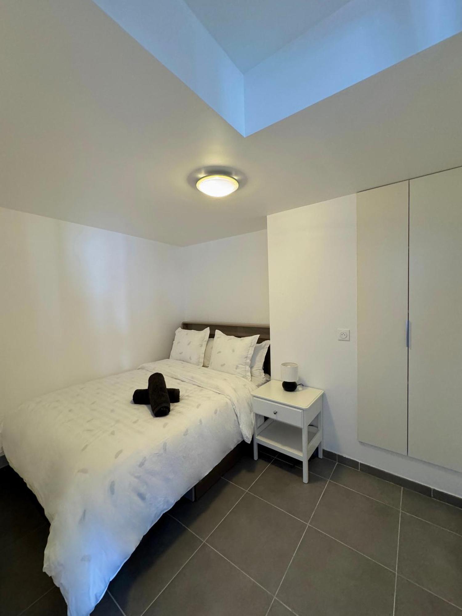 Appartement Moderne Avec Balcon Proche De Paris Aubervilliers Bagian luar foto
